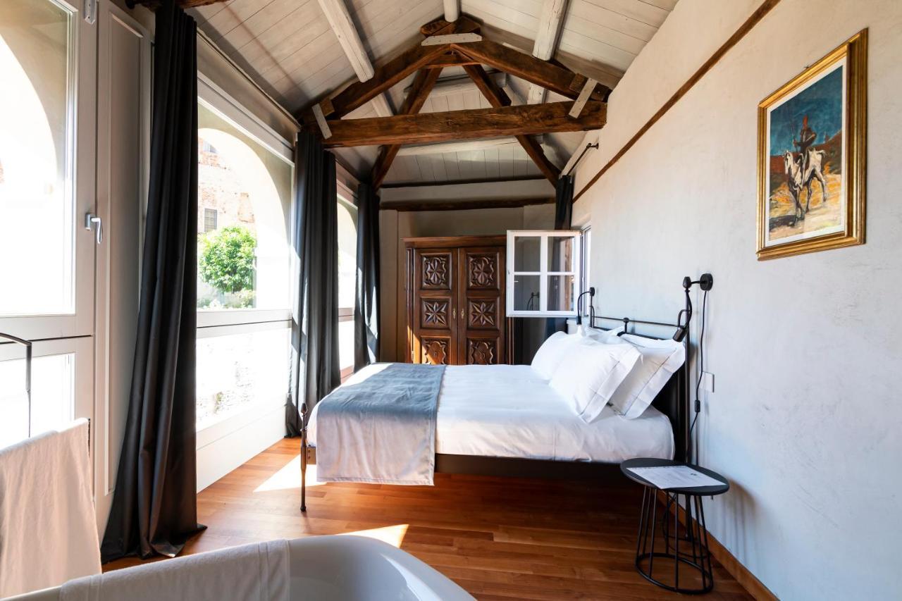 Palazzo Fauzone Relais Bed & Breakfast มอนโดวี ภายนอก รูปภาพ