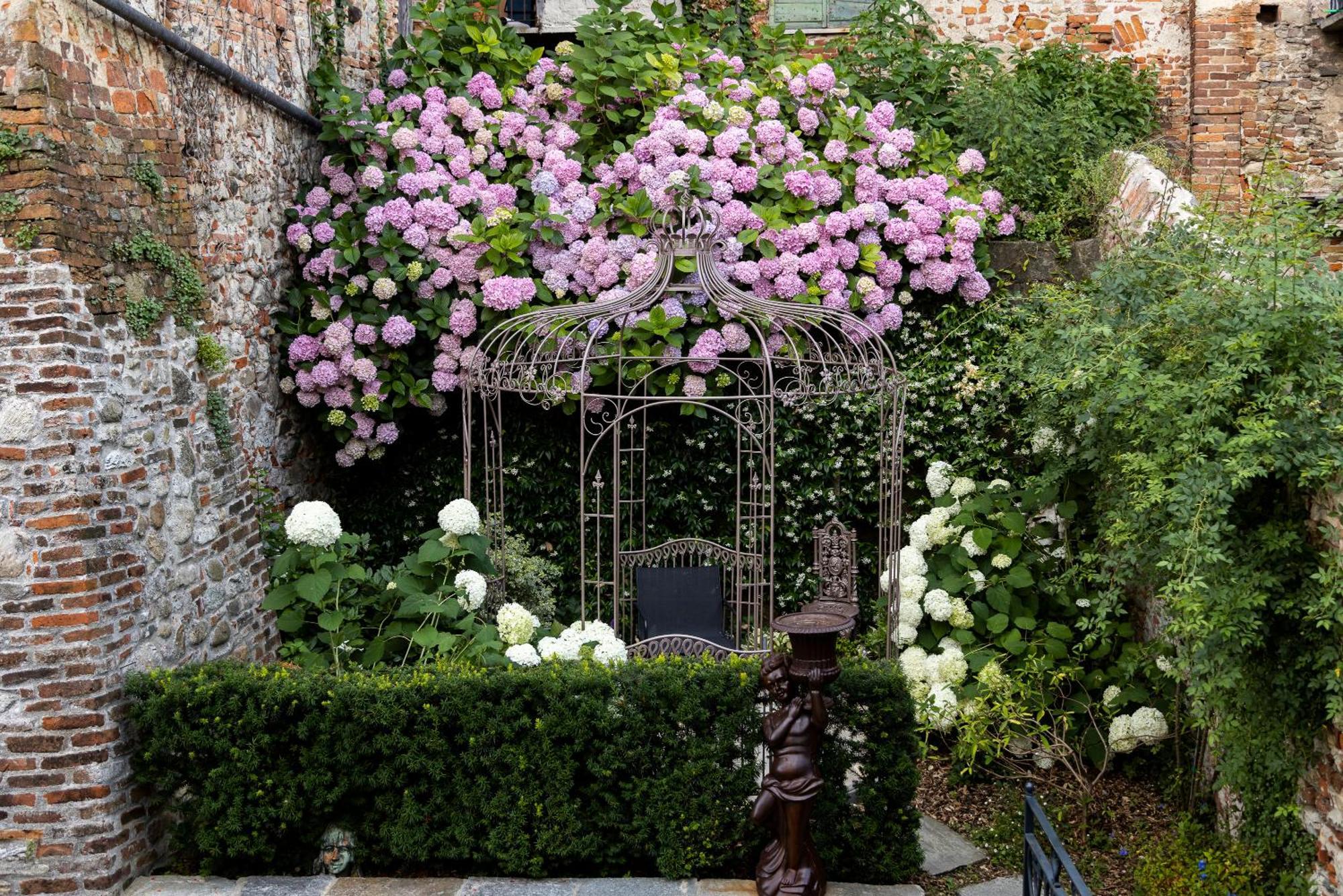 Palazzo Fauzone Relais Bed & Breakfast มอนโดวี ภายนอก รูปภาพ