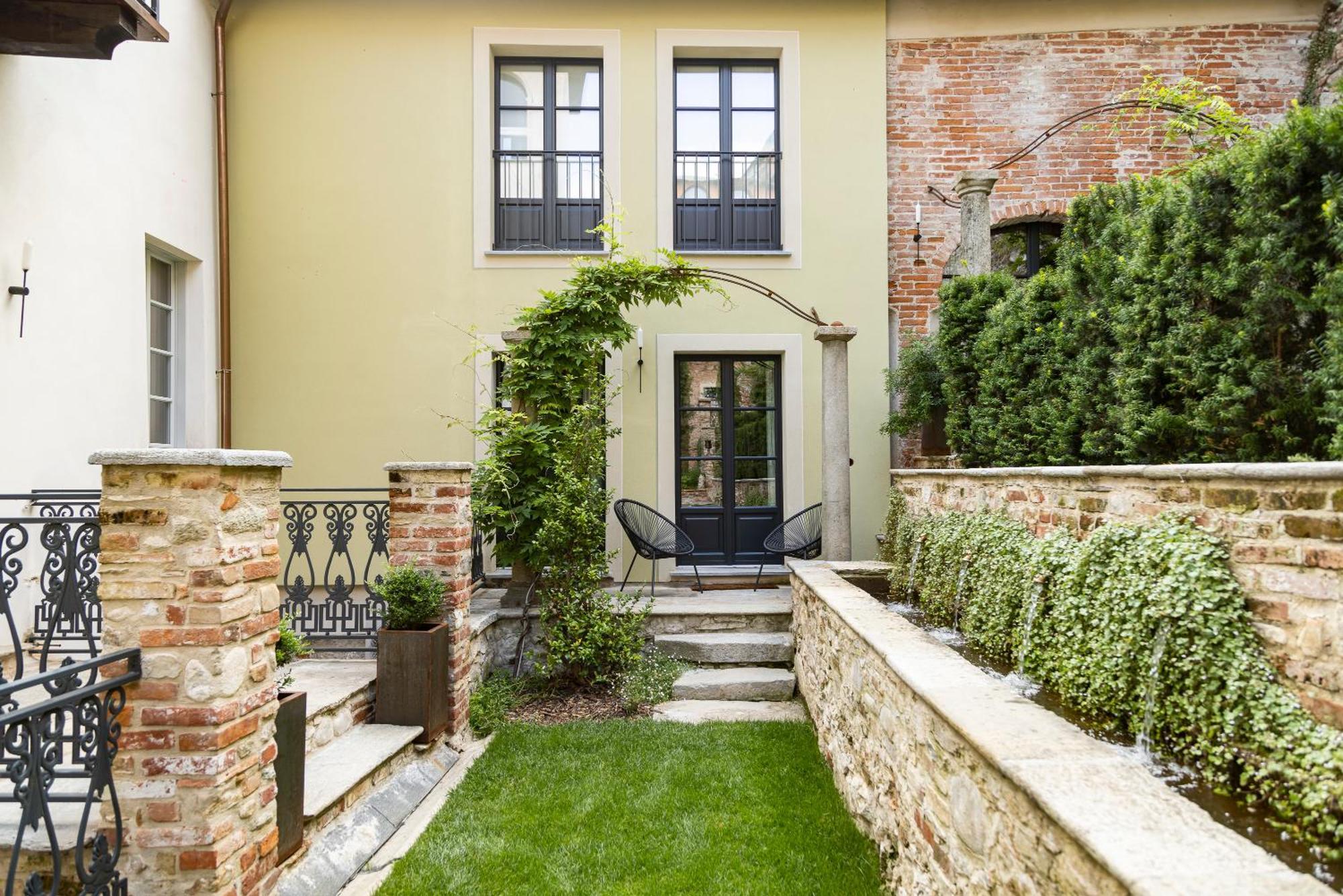 Palazzo Fauzone Relais Bed & Breakfast มอนโดวี ภายนอก รูปภาพ