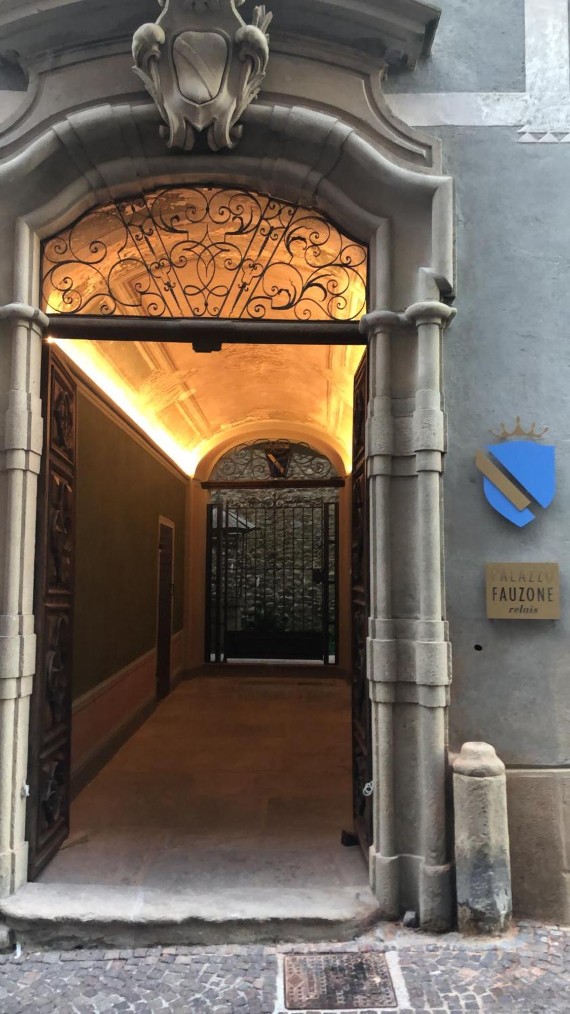 Palazzo Fauzone Relais Bed & Breakfast มอนโดวี ภายนอก รูปภาพ