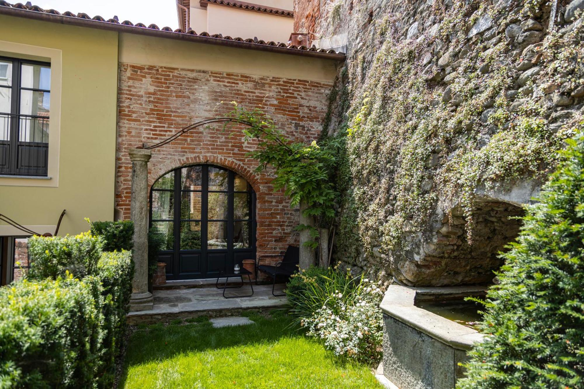 Palazzo Fauzone Relais Bed & Breakfast มอนโดวี ภายนอก รูปภาพ